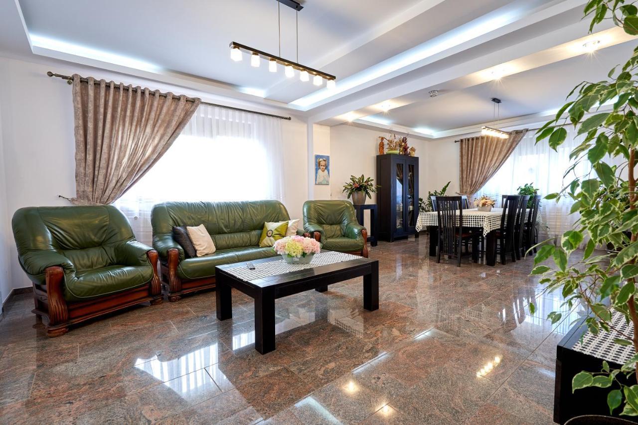 Casa Cu Flori Moisei Hotel Eksteriør billede
