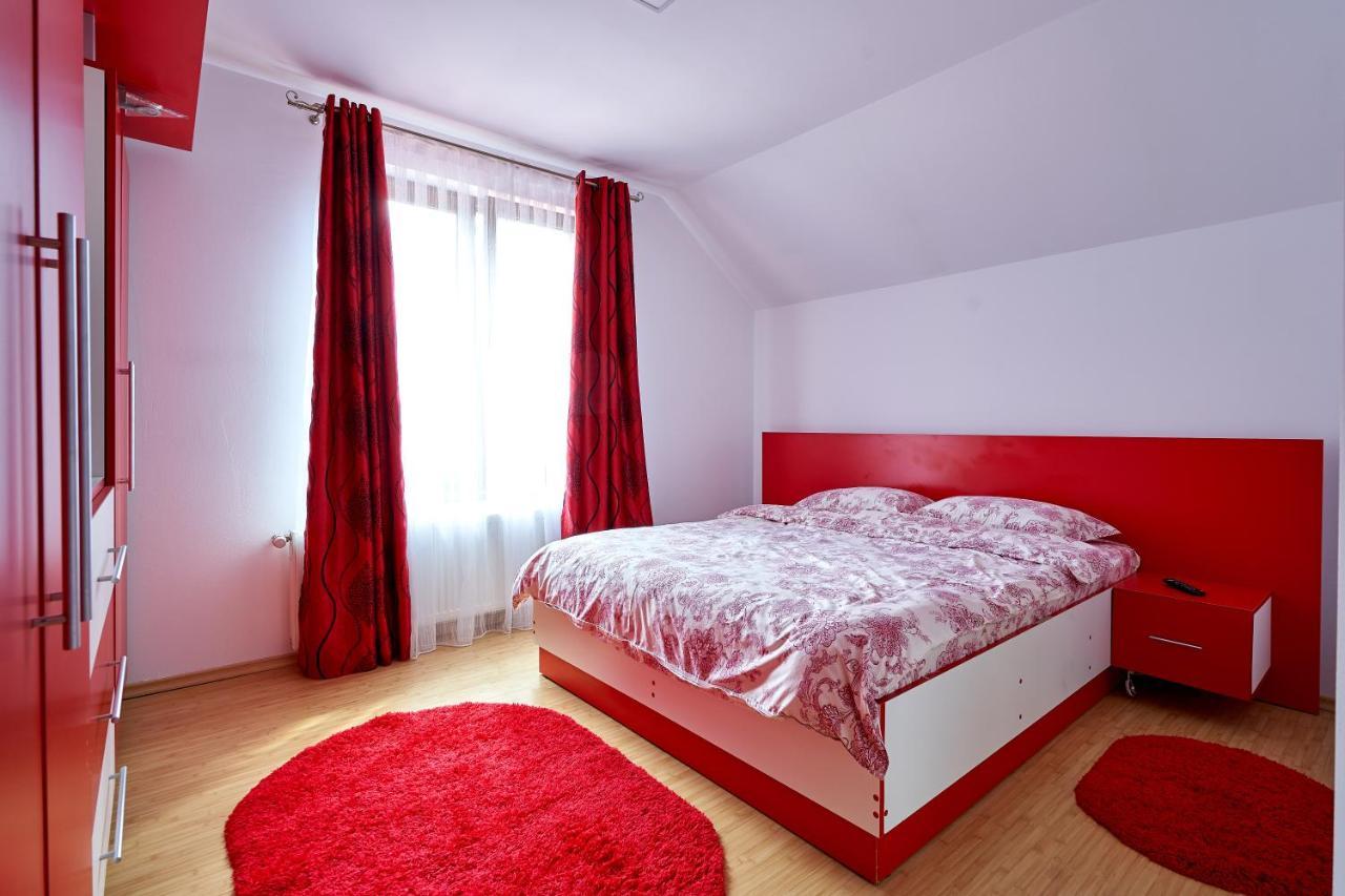 Casa Cu Flori Moisei Hotel Eksteriør billede