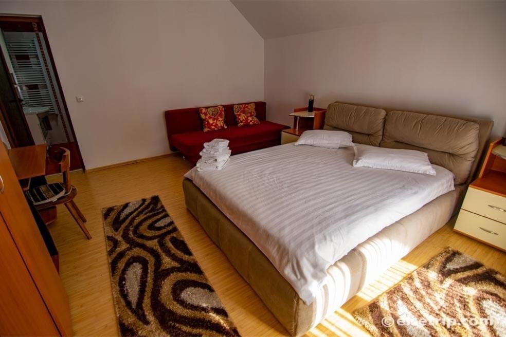 Casa Cu Flori Moisei Hotel Eksteriør billede